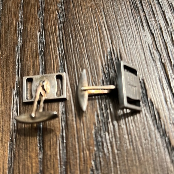 Ferragamo Cufflinks - Picture 2 of 4